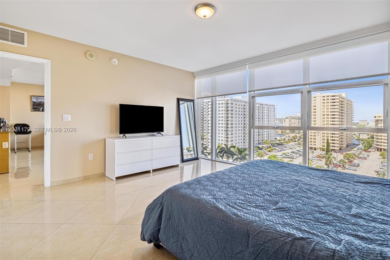 1830 S Ocean Dr 907 photo 12