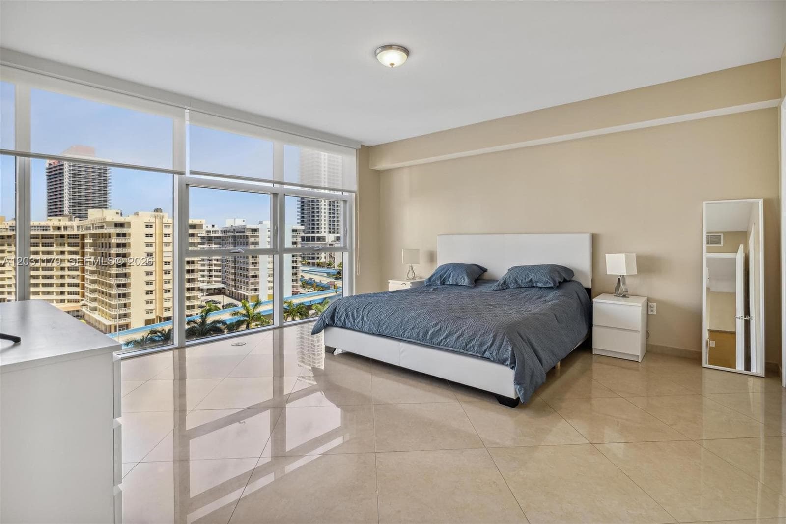 1830 S Ocean Dr 907 photo 11