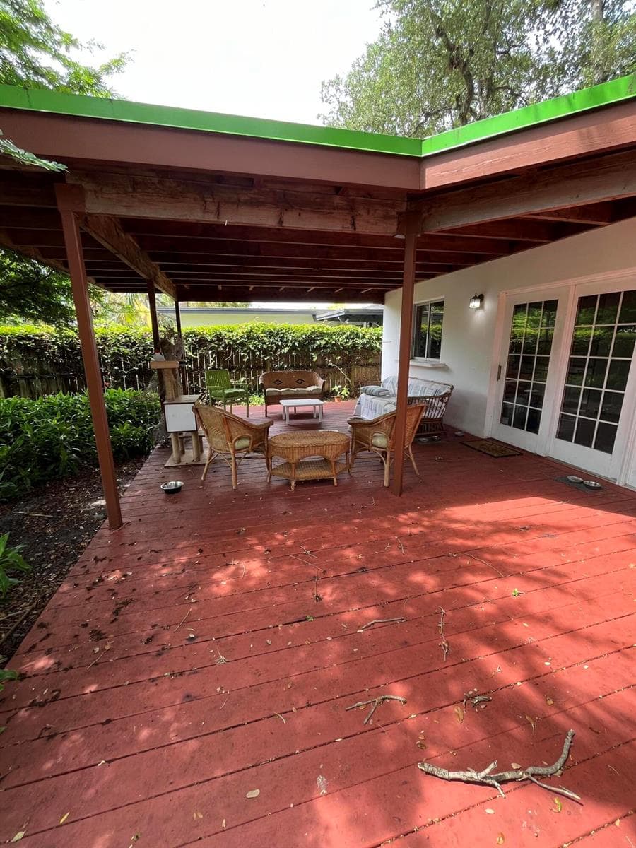 1122 SW 8th Terrace photo 6