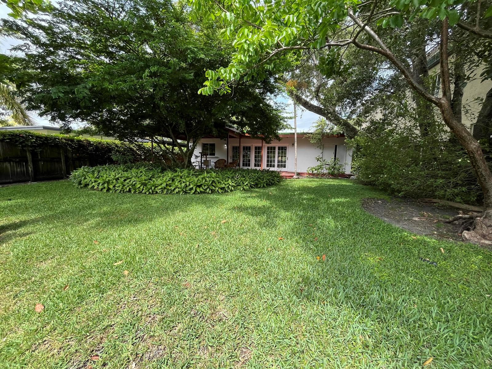 1122 SW 8th Terrace photo 9