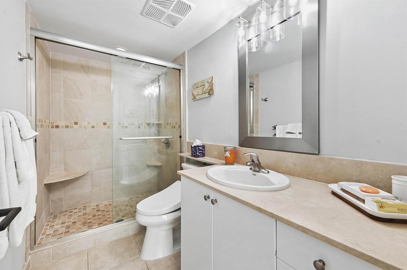625 Casa Loma Boulevard 909 photo 20