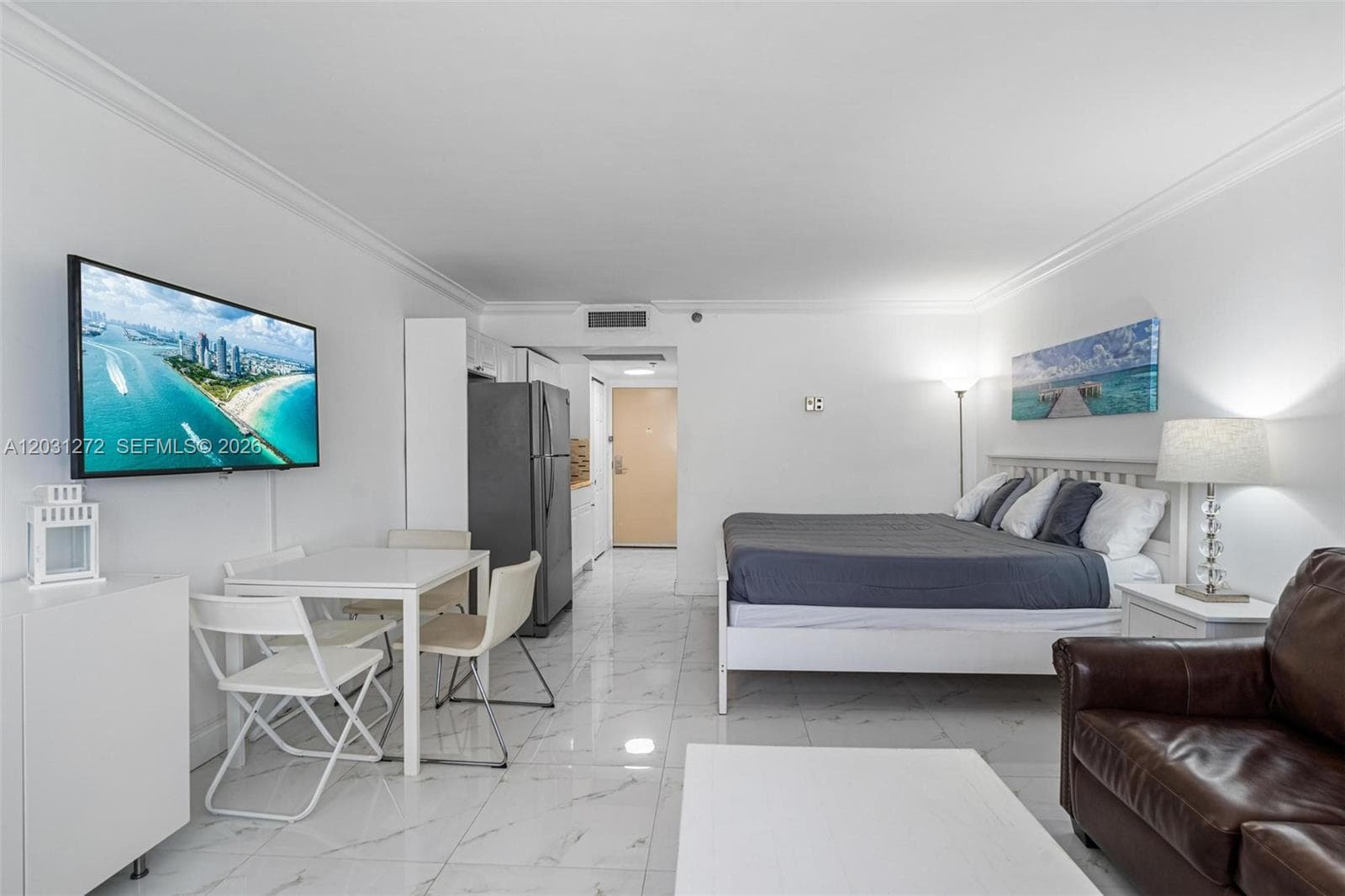 19201 Collins Ave 104 photo 3