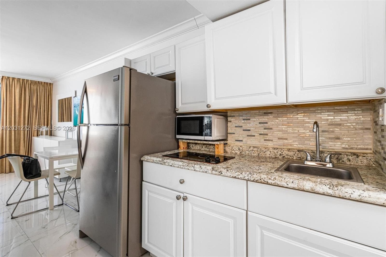 19201 Collins Ave 104 photo 4