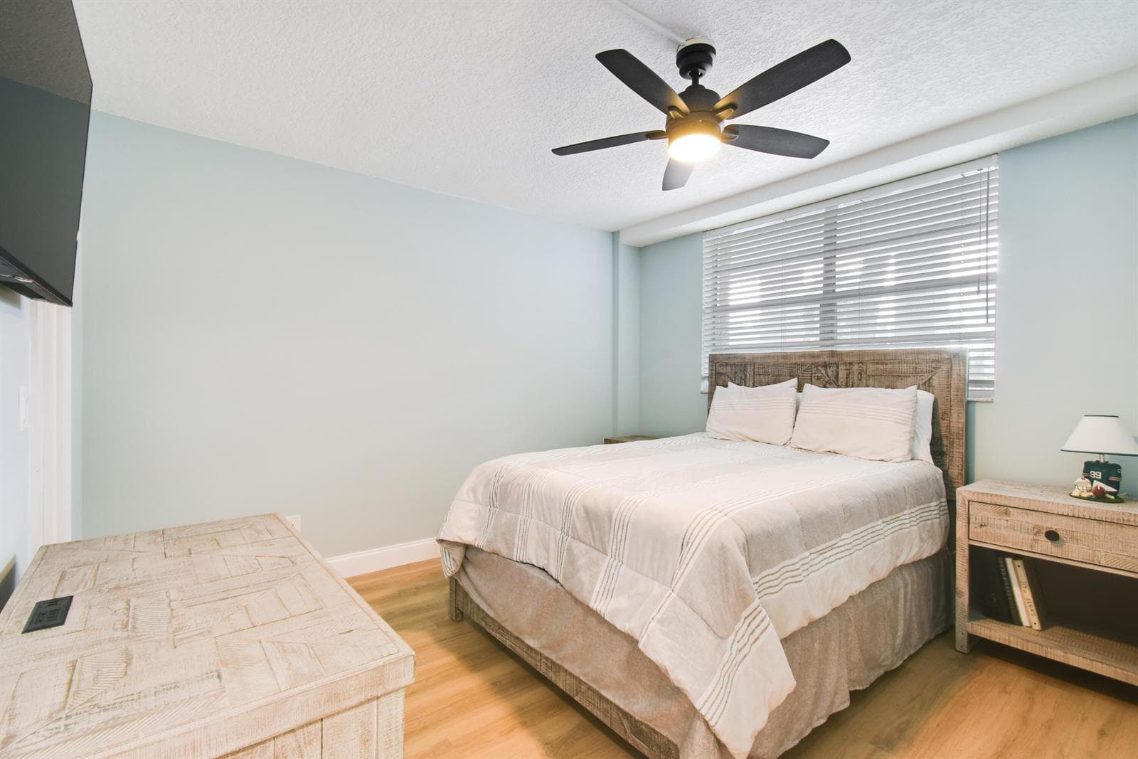 100 Paradise Harbour Boulevard 211 photo 22