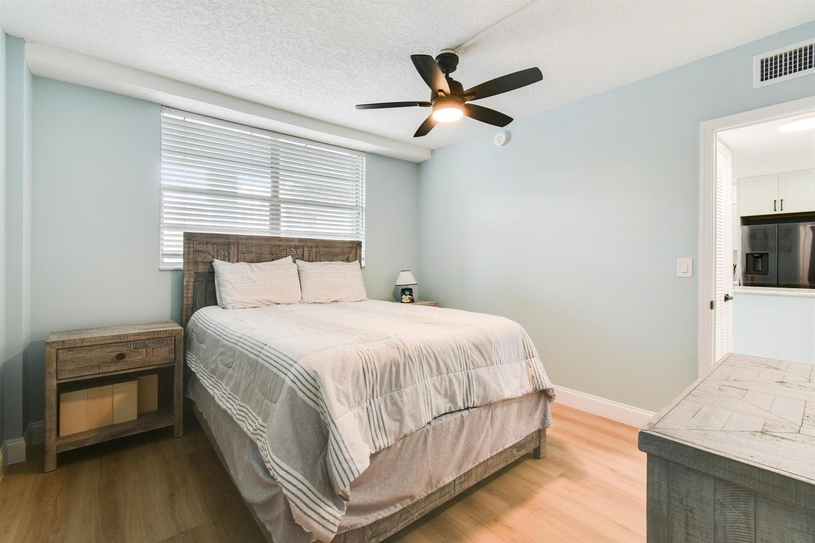 100 Paradise Harbour Boulevard 211 photo 24