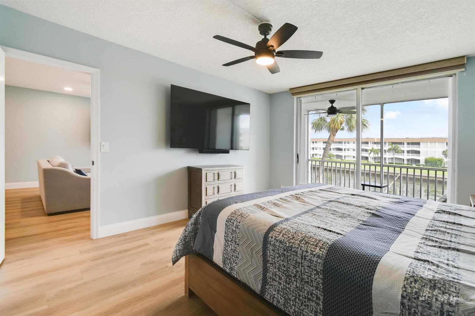 100 Paradise Harbour Boulevard 211 photo 14