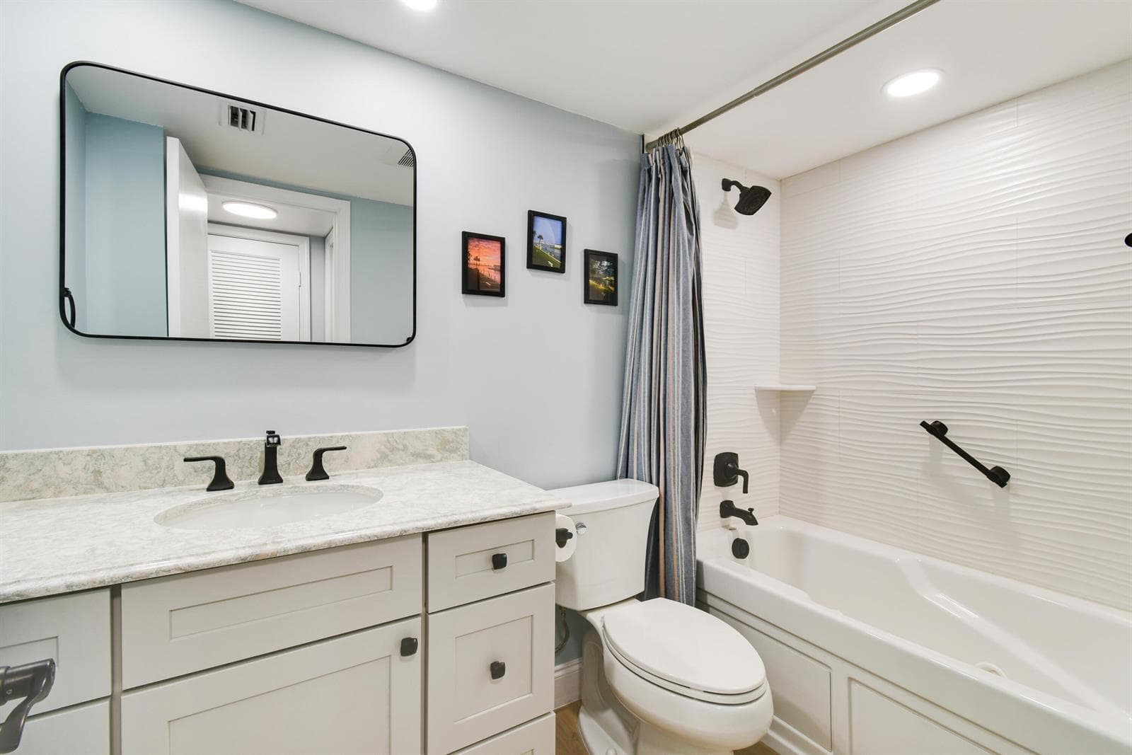 100 Paradise Harbour Boulevard 211 photo 25