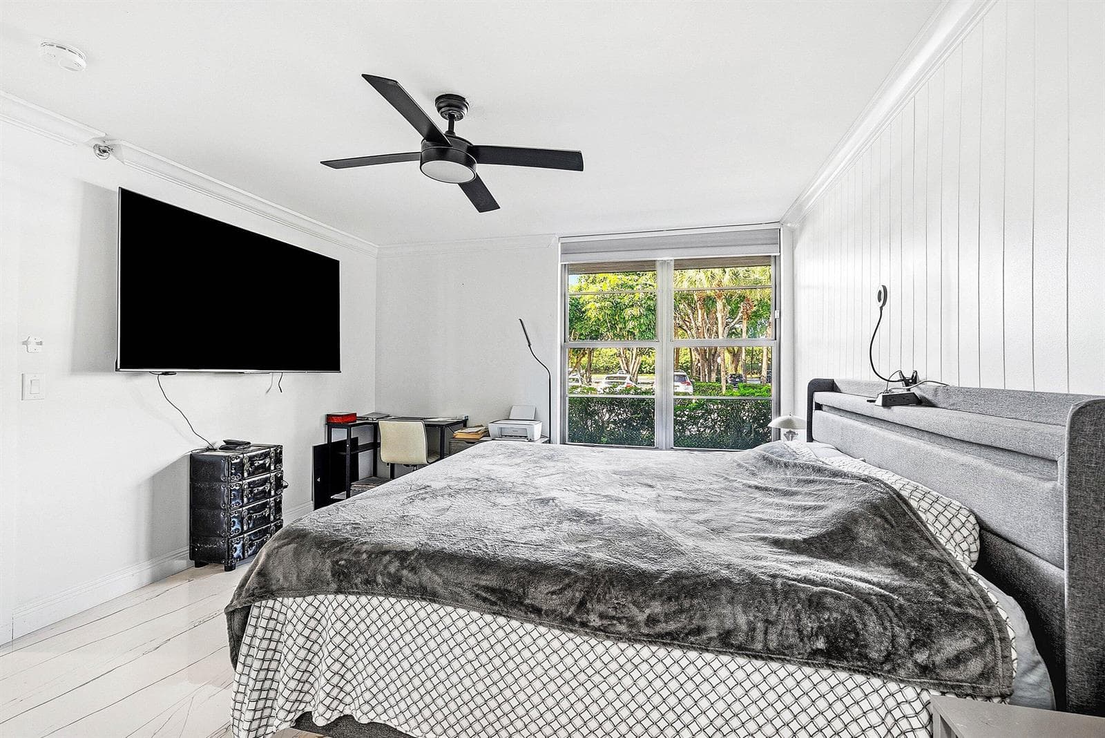 18 Royal Palm Way Way 109 photo 23