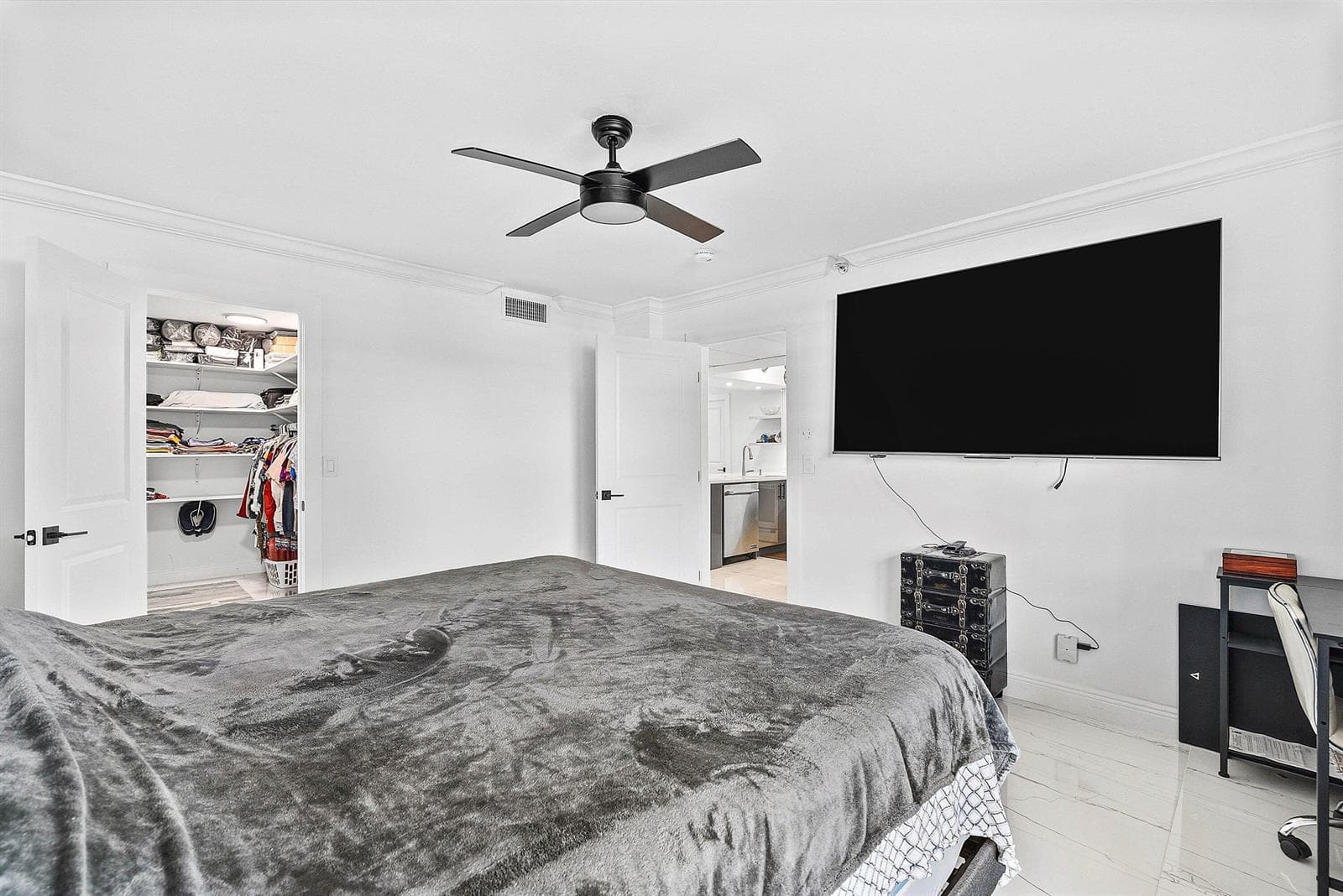 18 Royal Palm Way Way 109 photo 22