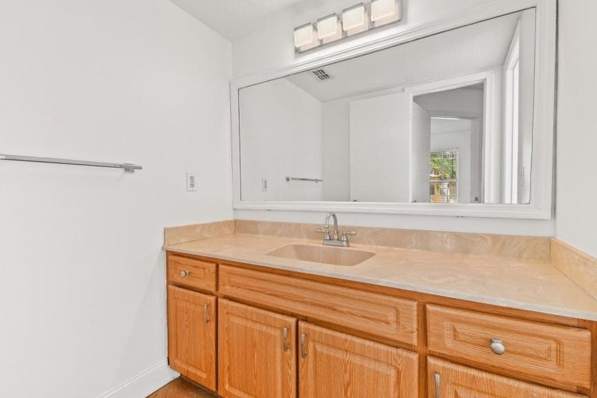 1140 Lake Shore Drive 206 photo 12