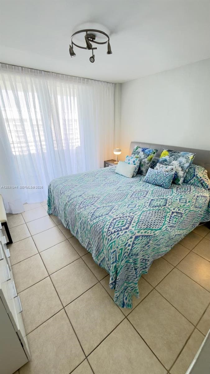 5555 Collins Ave 16W photo 7