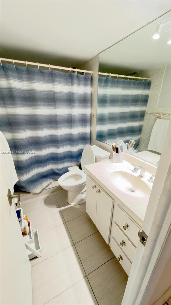5555 Collins Ave 16W photo 10