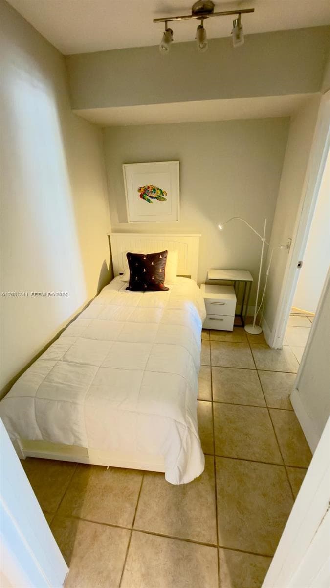 5555 Collins Ave 16W photo 11