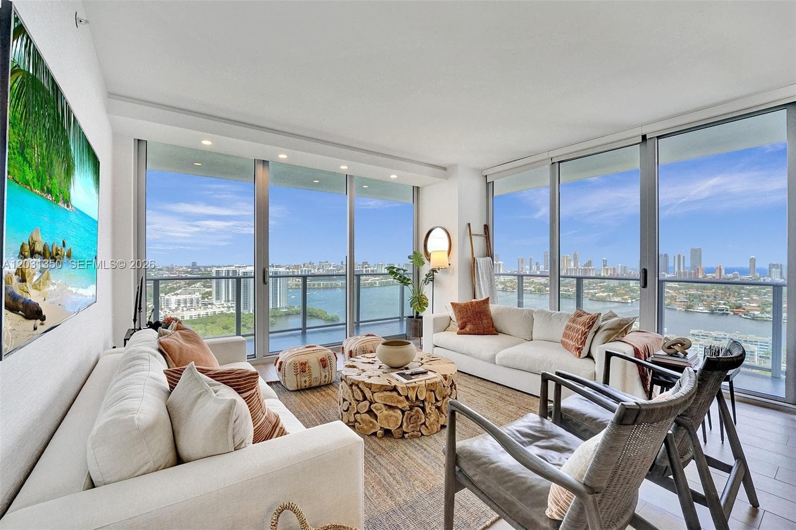 16385 Biscayne Blvd 3107 photo 1