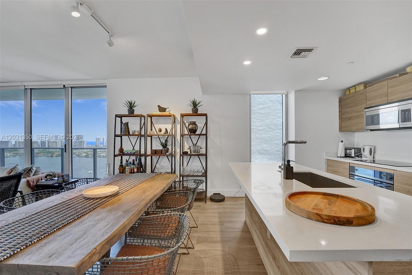 16385 Biscayne Blvd 3107 photo 10