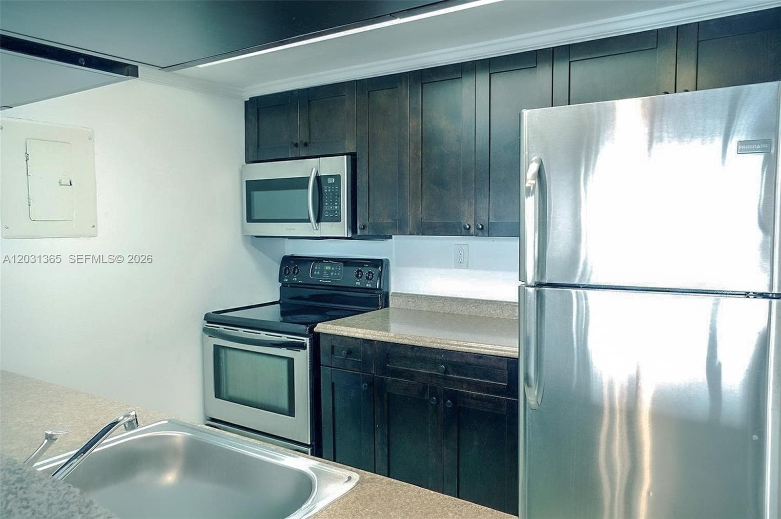 7601 E Treasure Dr 919 photo 6