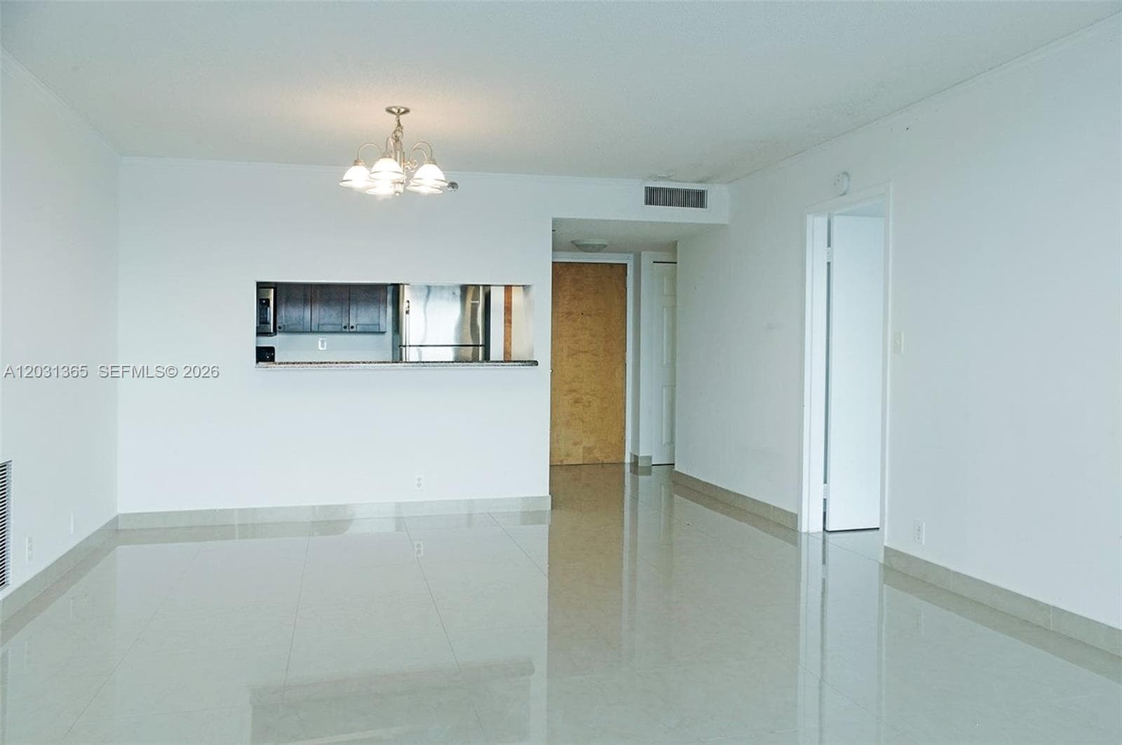 7601 E Treasure Dr 919 photo 5