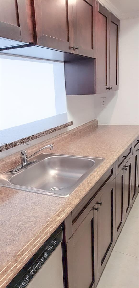 7601 E Treasure Dr 919 photo 9