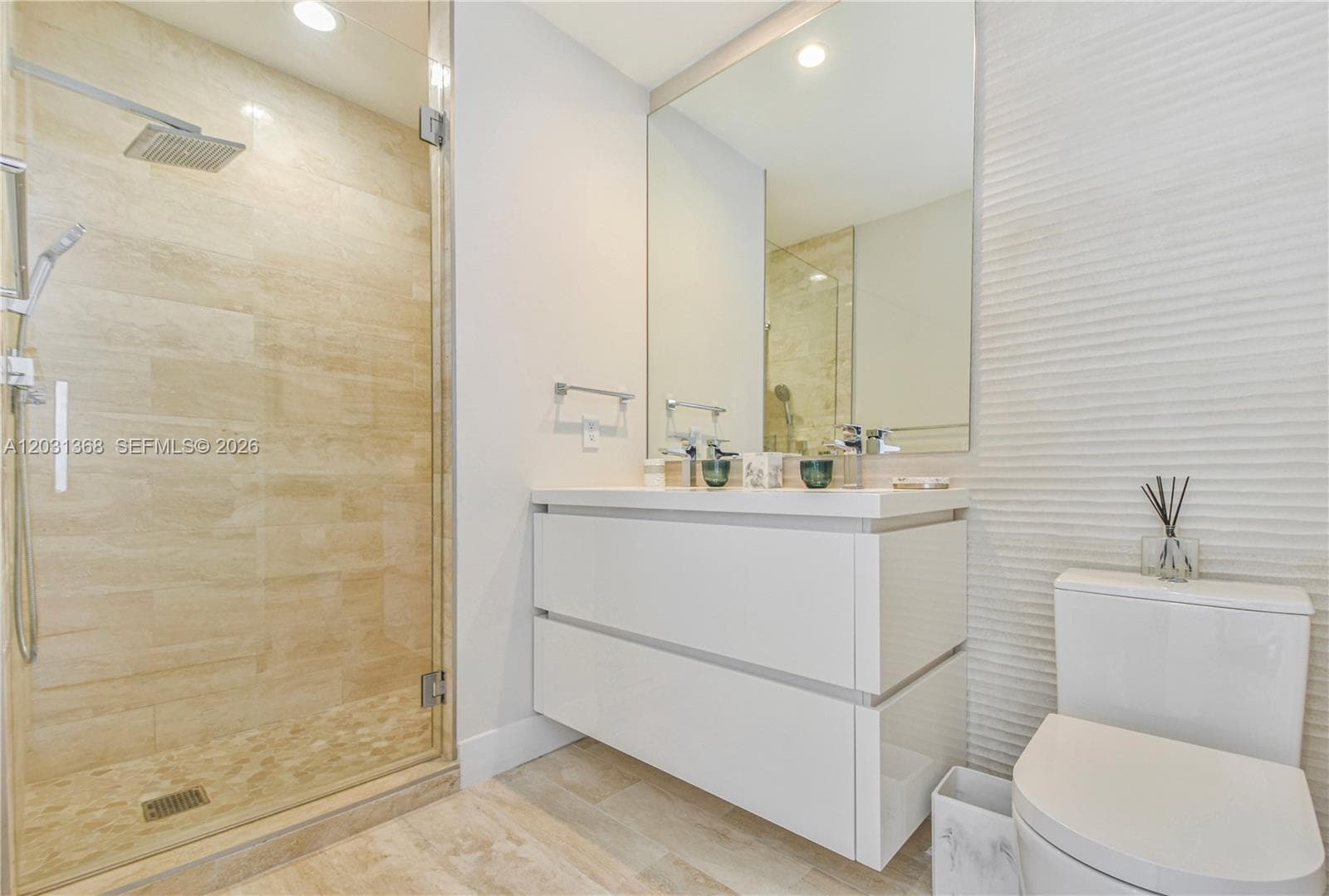 100 S Pointe Dr 2806 photo 25