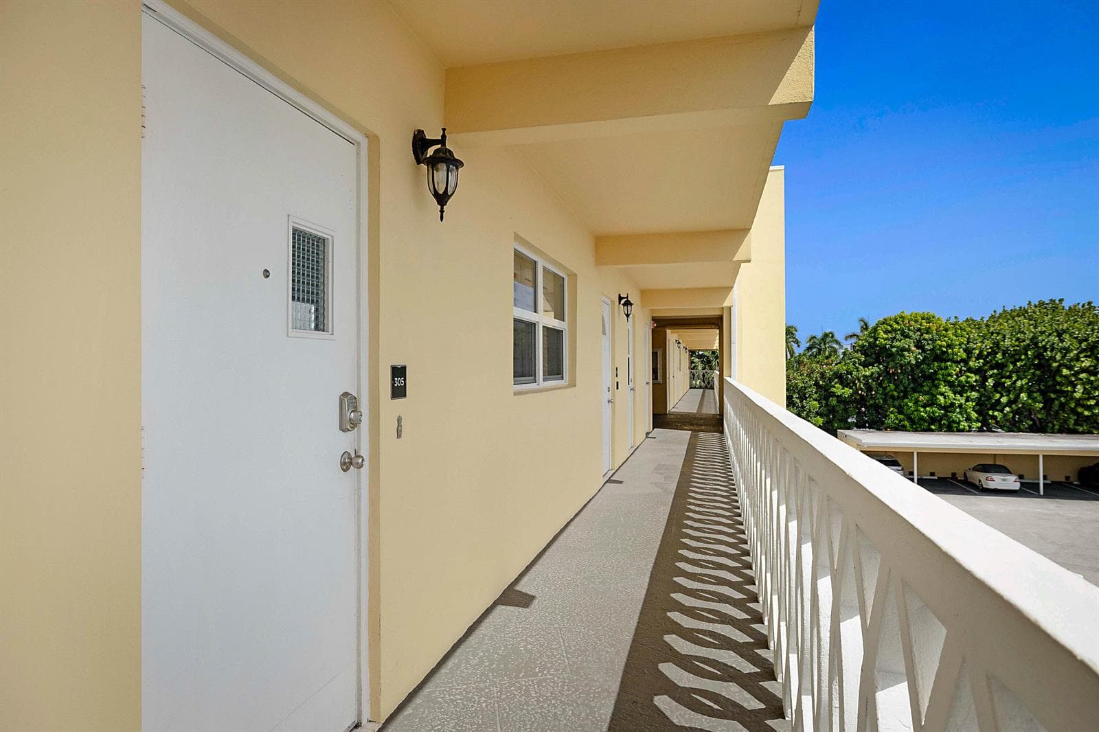 230 N Federal Highway 305 photo 2