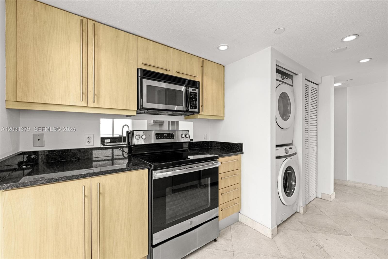 7600 Collins Ave 1210 photo 16