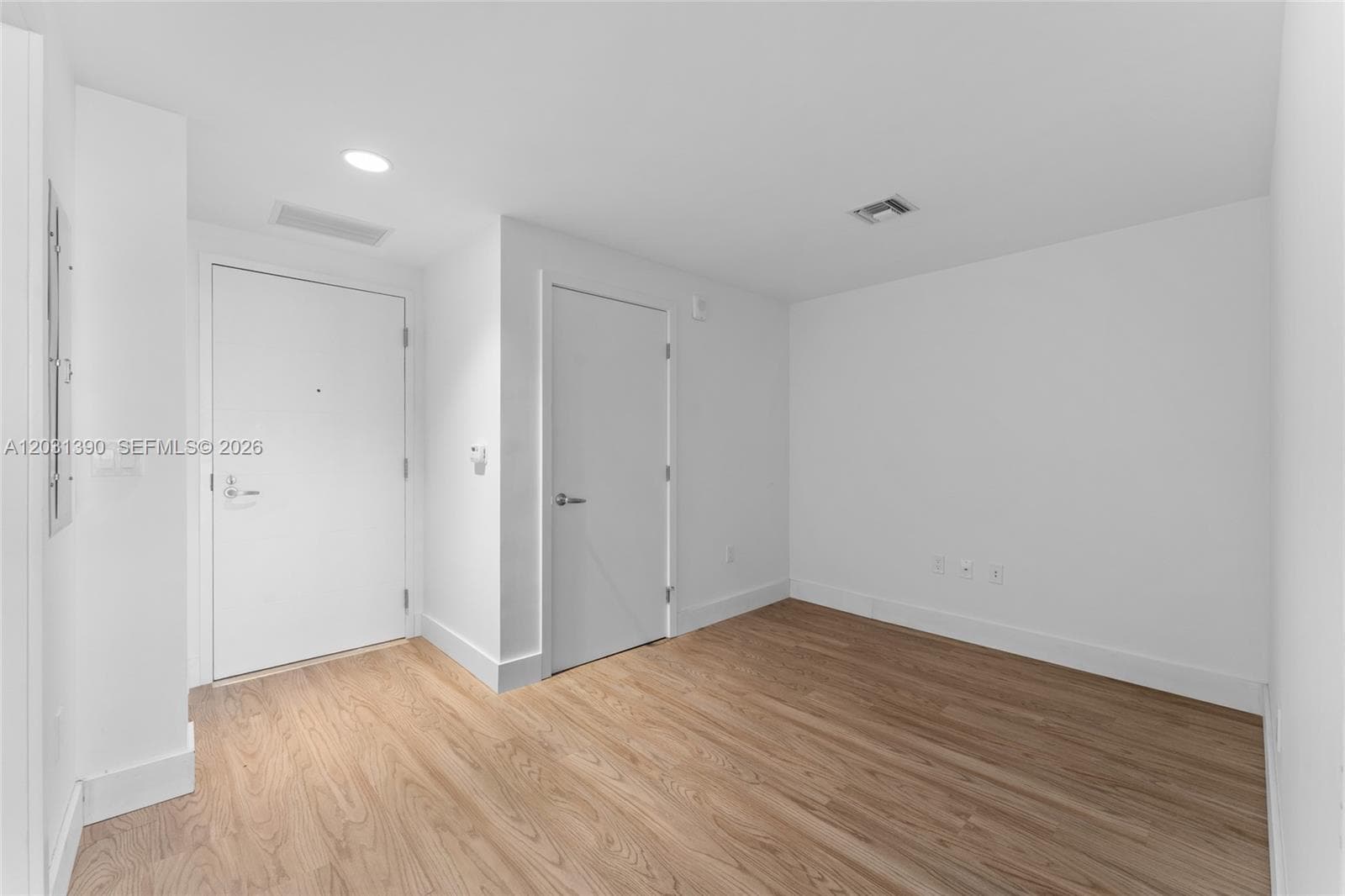 16385 Biscayne Blvd 3120 photo 2
