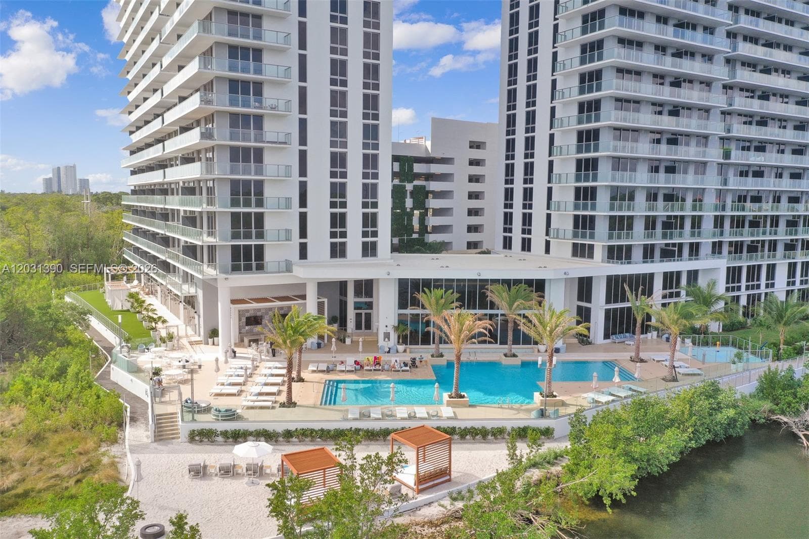 16385 Biscayne Blvd 3120 photo 17