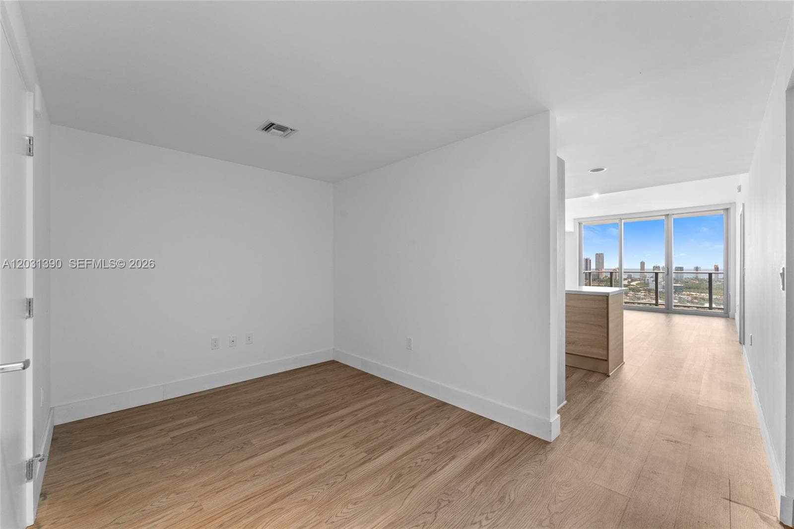 16385 Biscayne Blvd 3120 photo 3