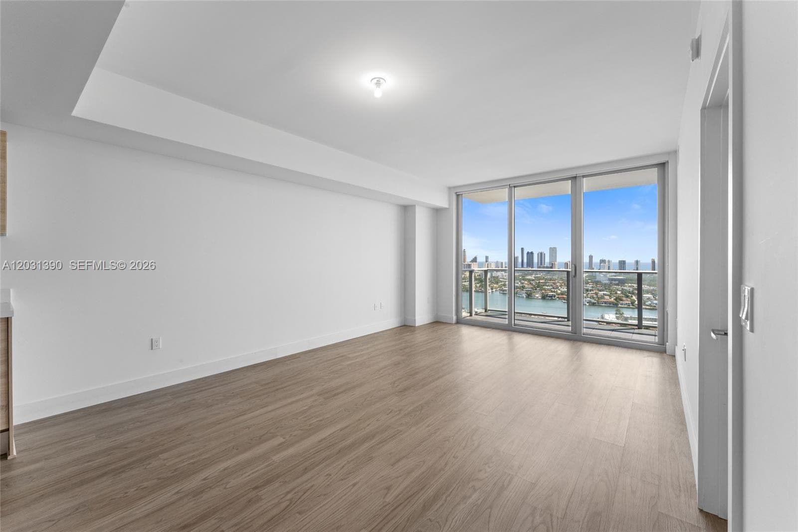 16385 Biscayne Blvd 3120 photo 1