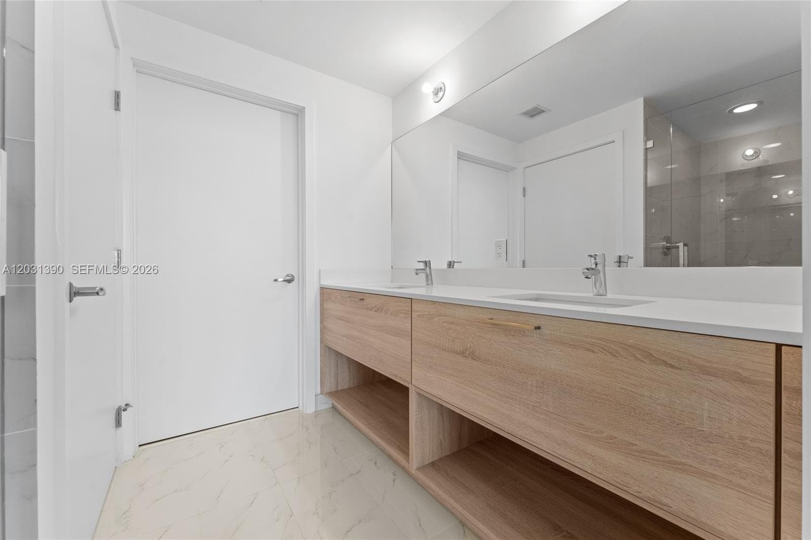 16385 Biscayne Blvd 3120 photo 9