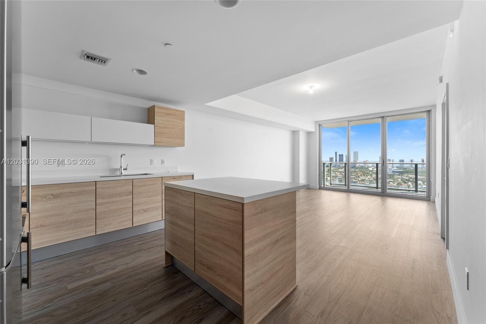 16385 Biscayne Blvd 3120 photo 4