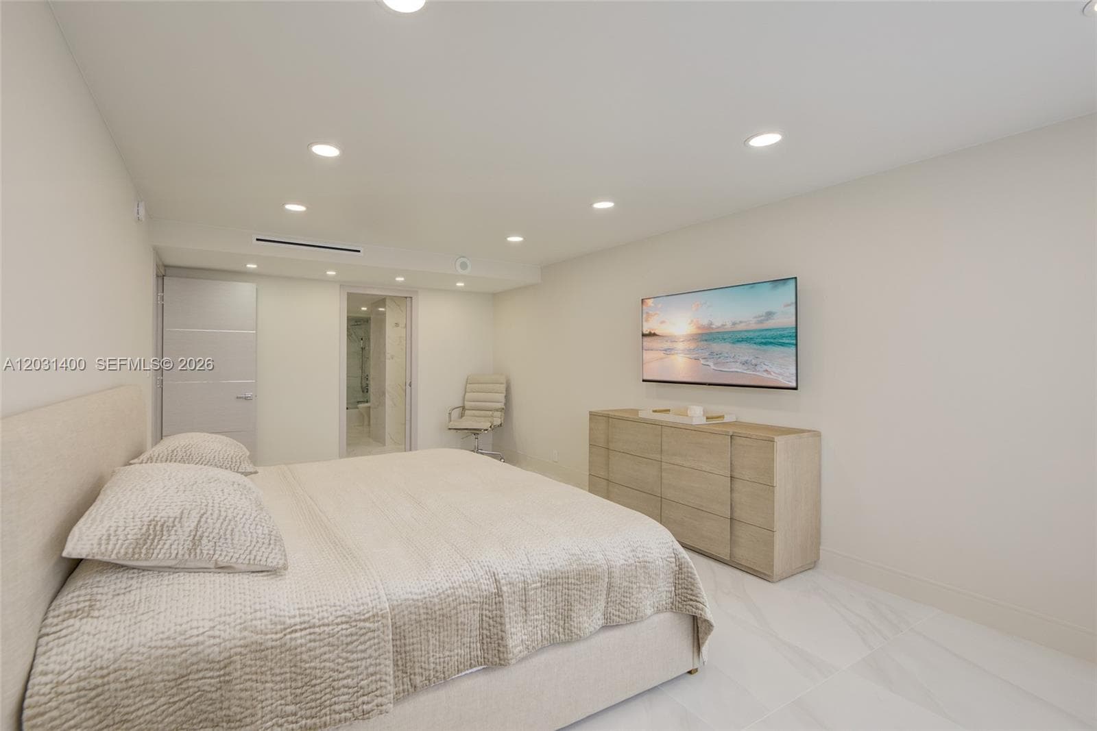 600 Three Islands Blvd 403 photo 18