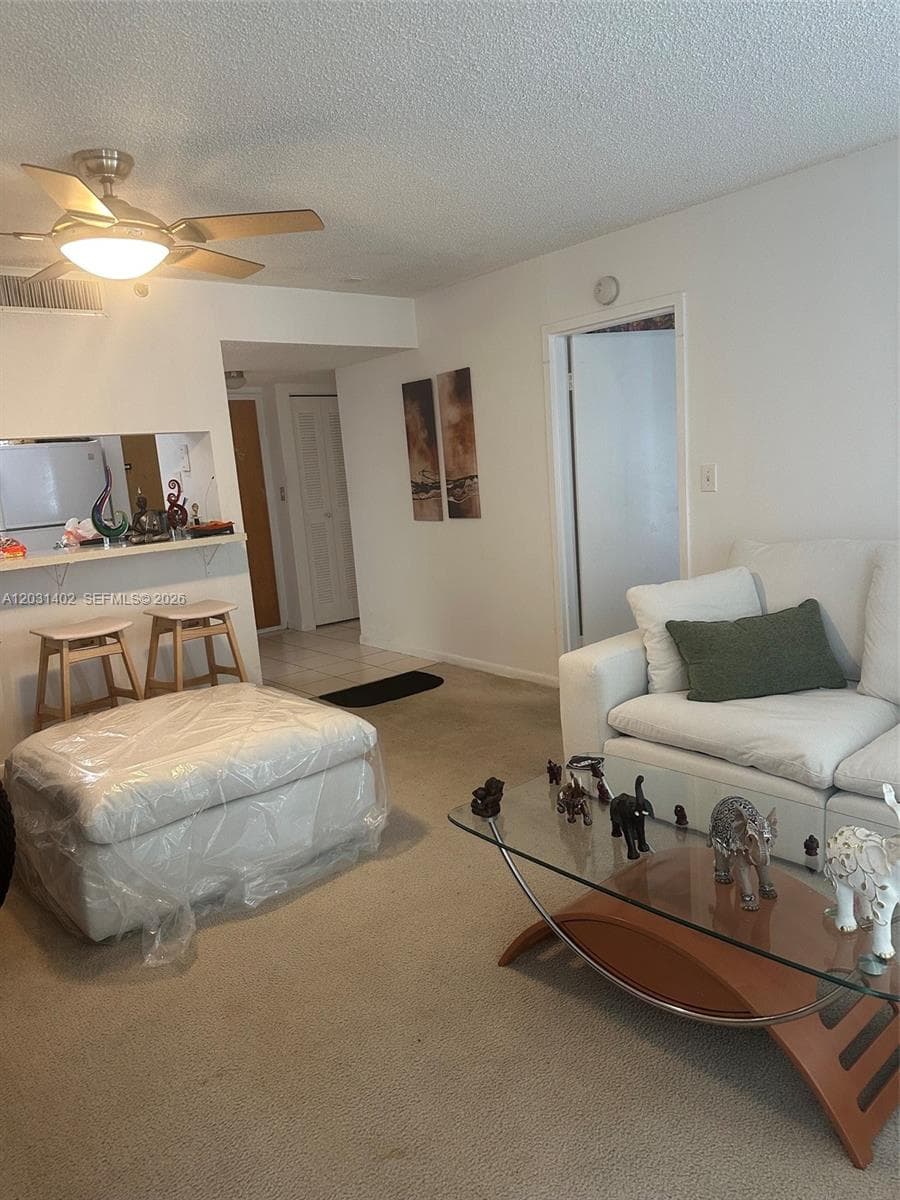 7601 E Treasure Dr 610 photo 2