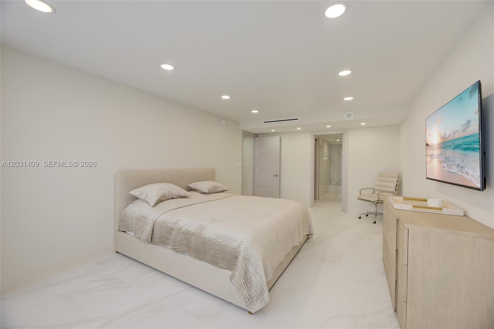 600 Three Islands Blvd 403 photo 15