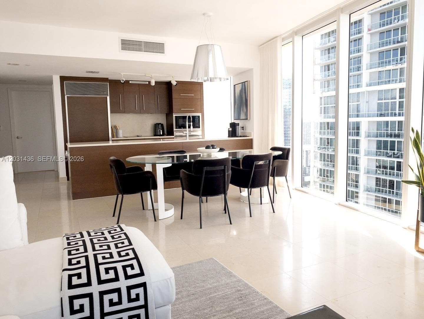 475 Brickell Ave 3915 photo 4