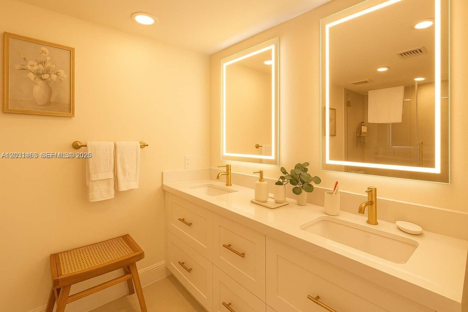 8877 Collins Ave PH-8 photo 11