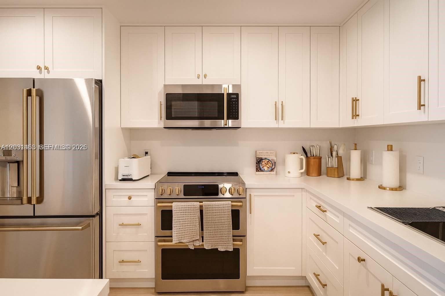 8877 Collins Ave PH-8 photo 19