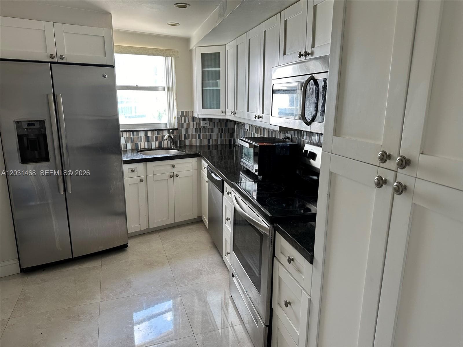 6039 Collins Ave 728 photo 2