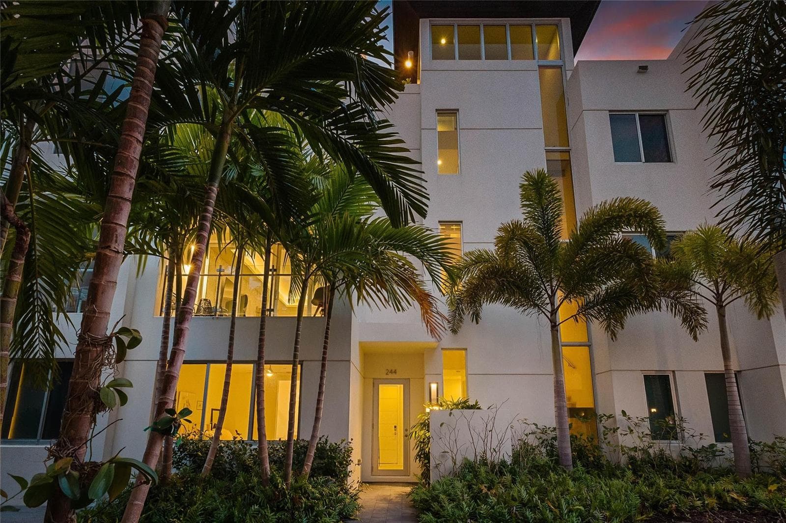 244 Garden Court 244 photo 25
