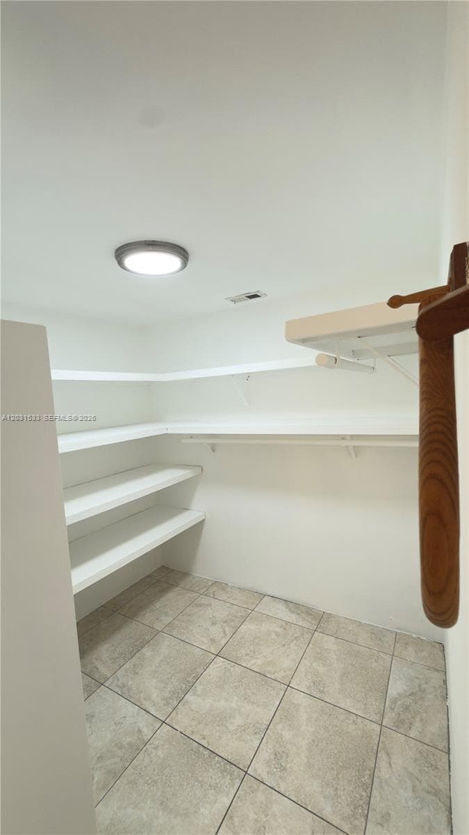3660 NE 166th St 805 photo 17
