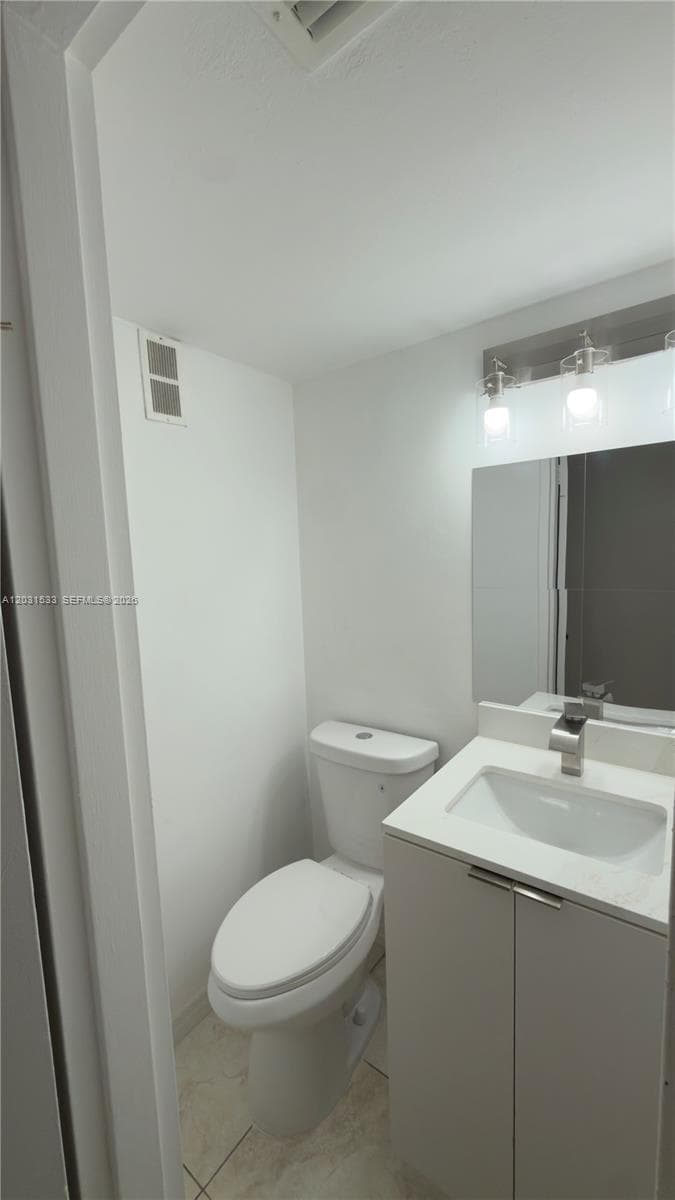 3660 NE 166th St 805 photo 10