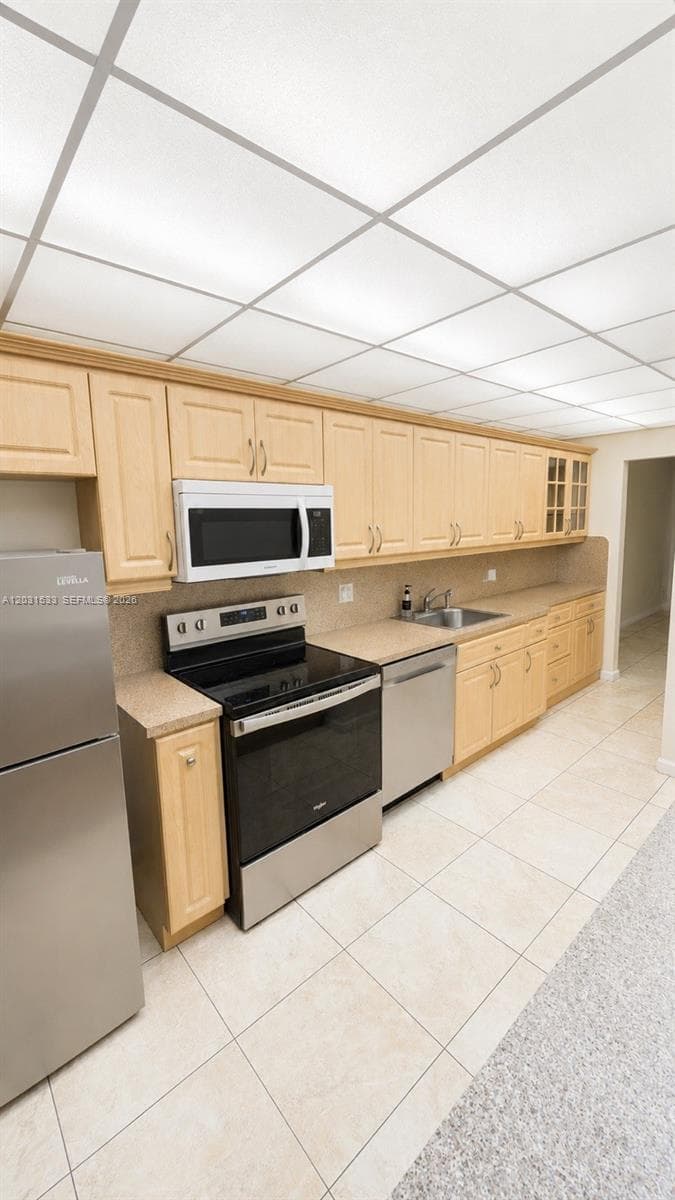 3660 NE 166th St 805 photo 8