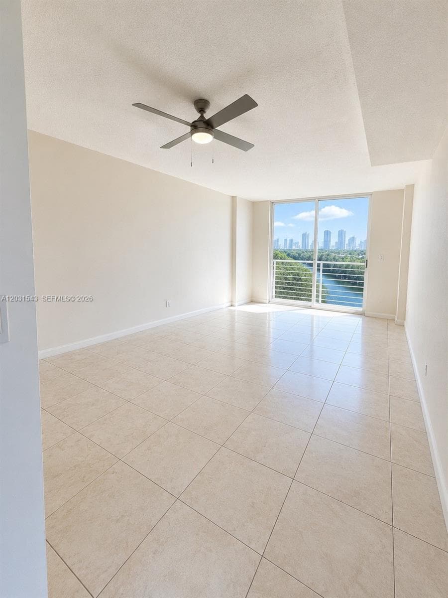 3660 NE 166th St 805 photo 6
