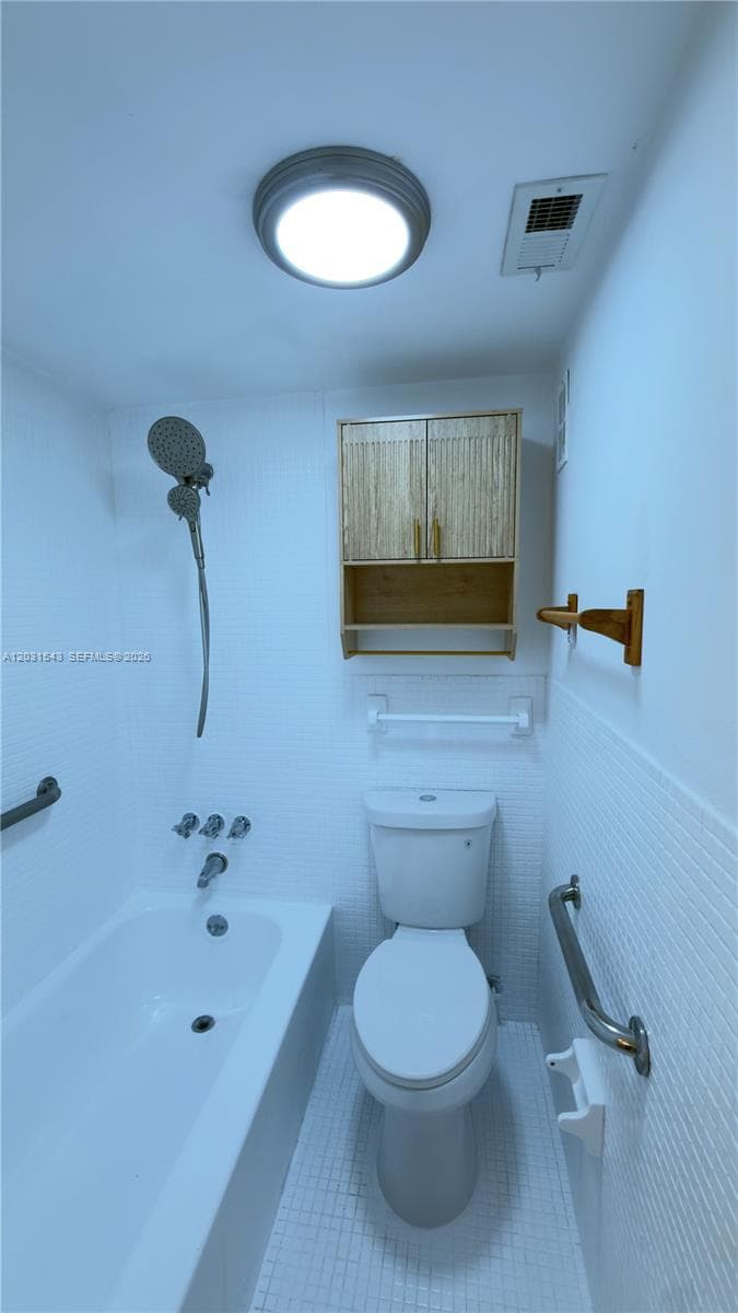 3660 NE 166th St 805 photo 16