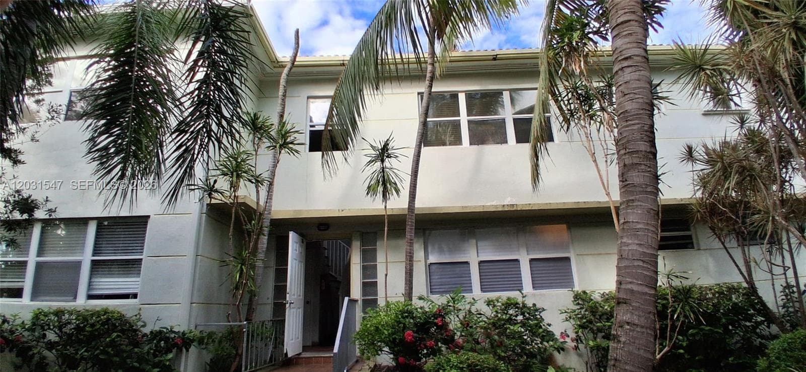 1275 Marseille Dr 40 photo 1