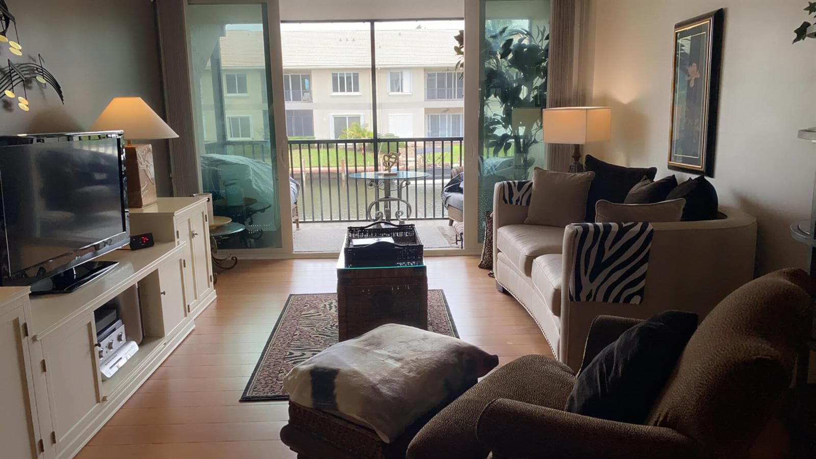 1 Royal Palm Way 201 photo 8