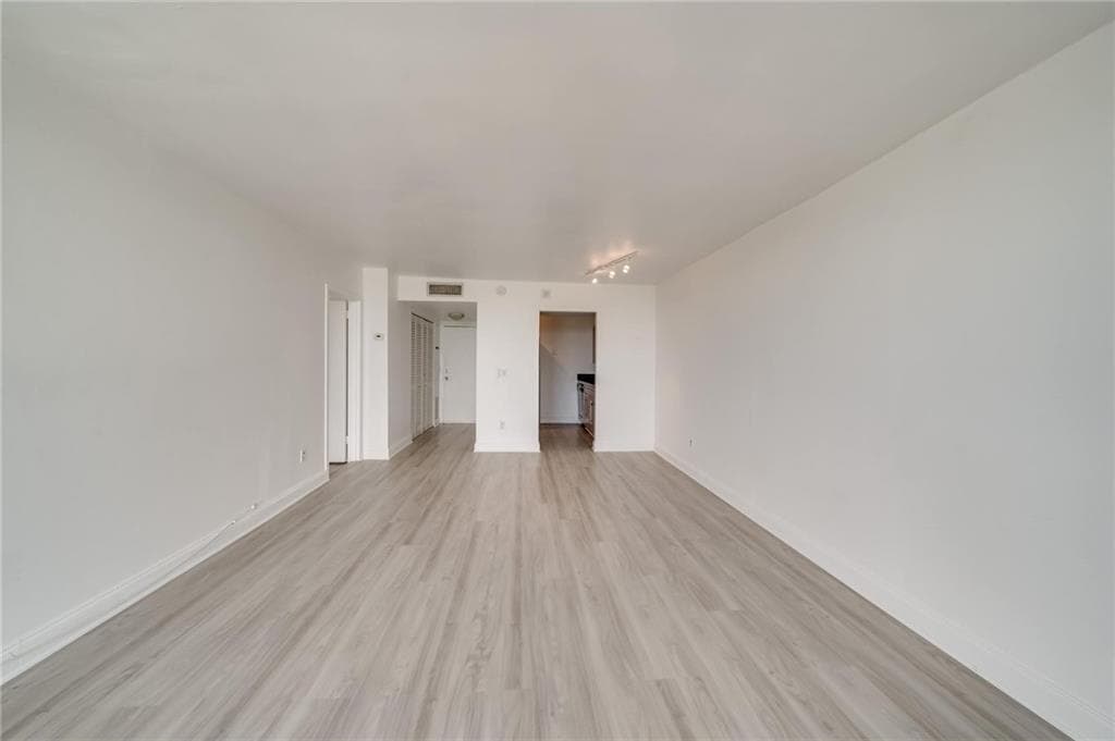 2350 NE 135th Street 1212 photo 6