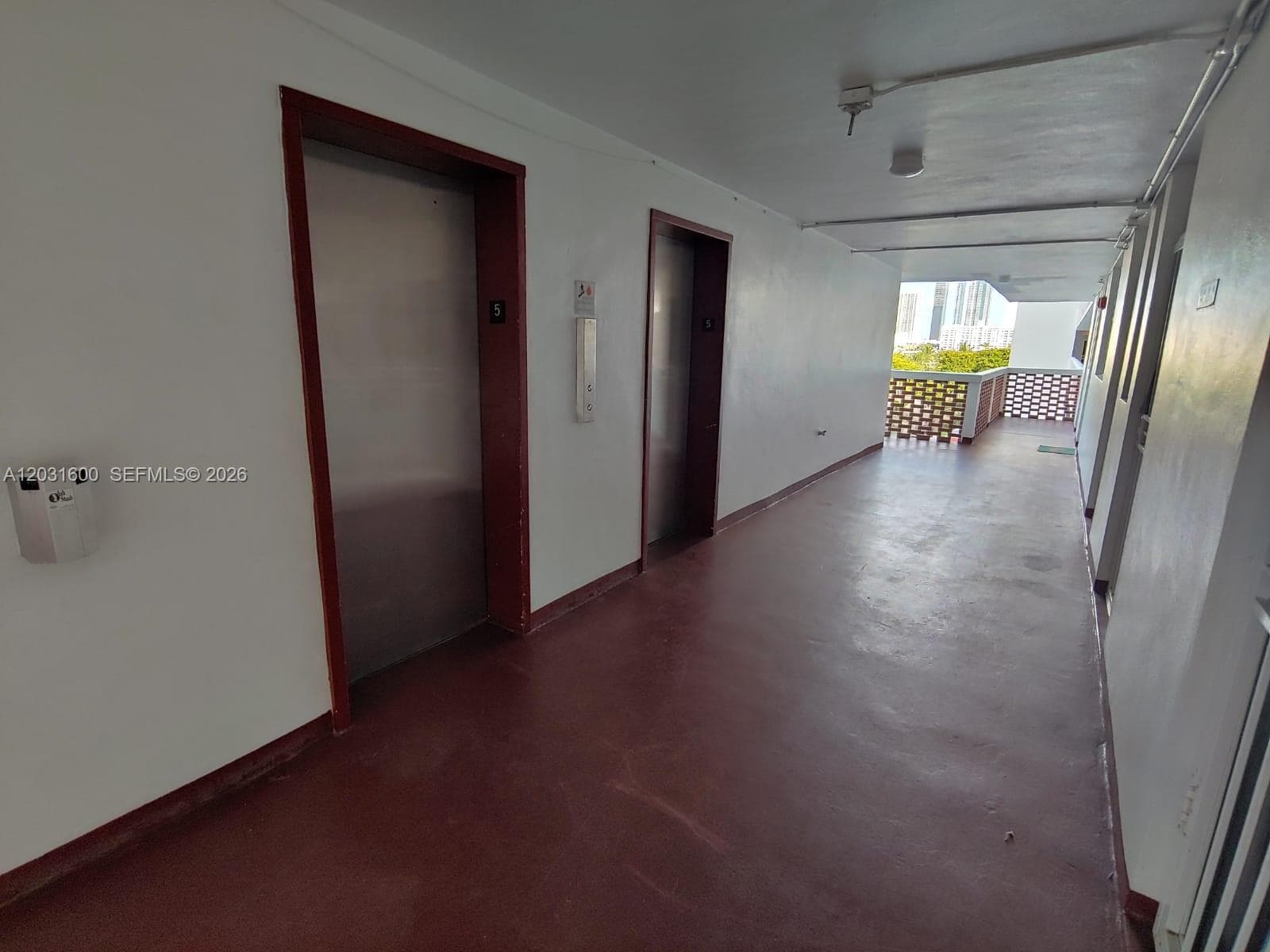 3660 NE 166th St 511 photo 6