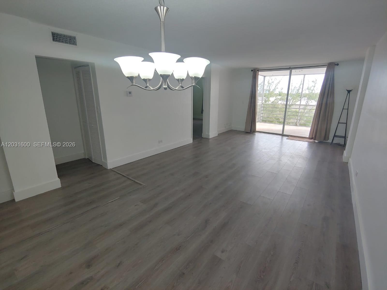 3660 NE 166th St 511 photo 10