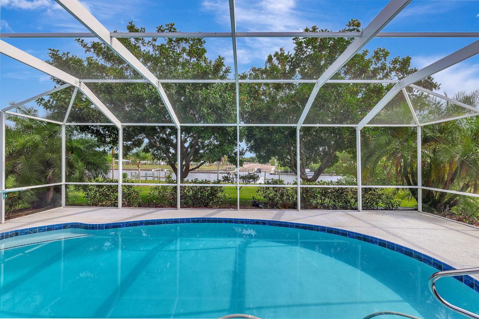 2704 SE Eagle Drive 3